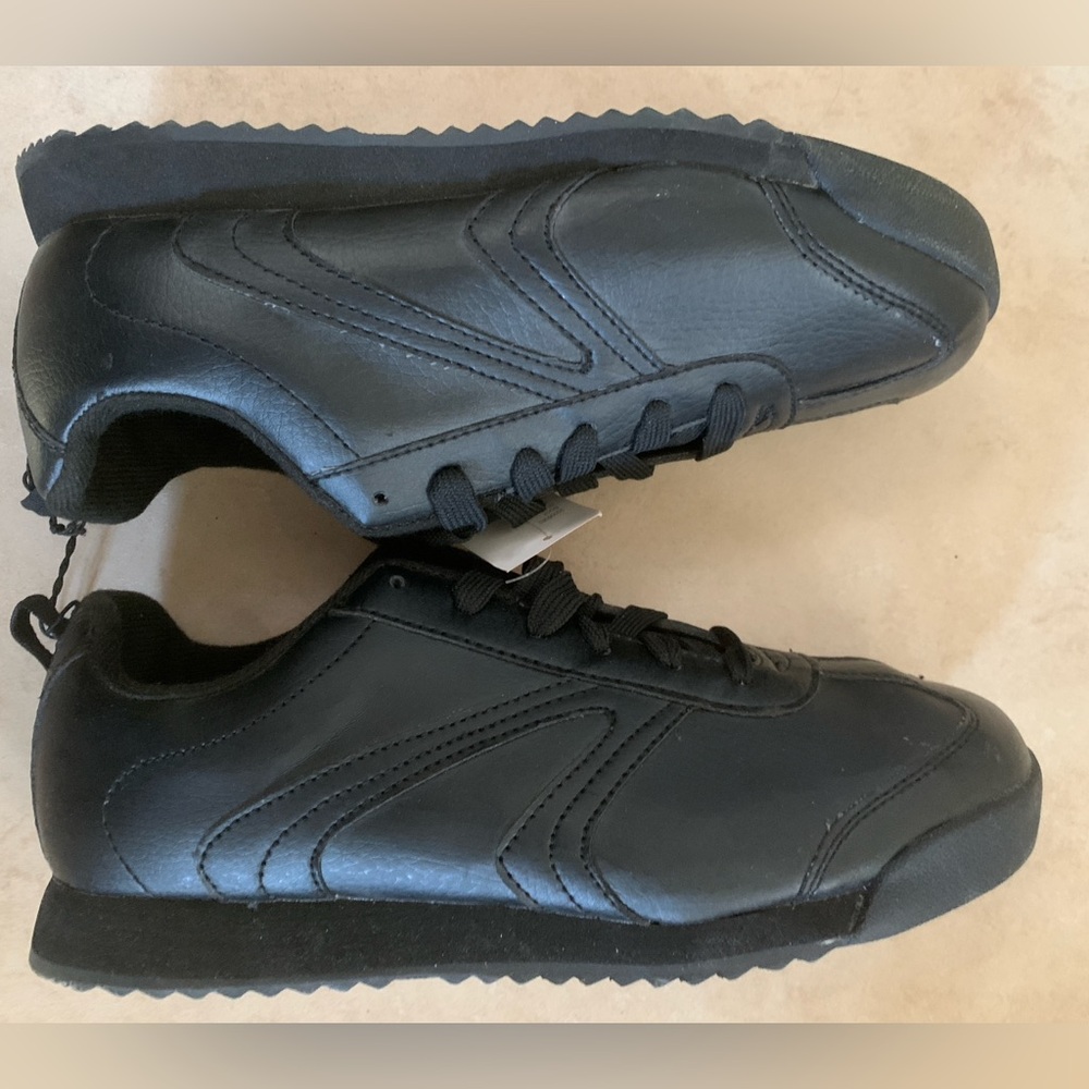 NWT Danskin Women's Black Athletic Shoes - Picture 8 of 8
